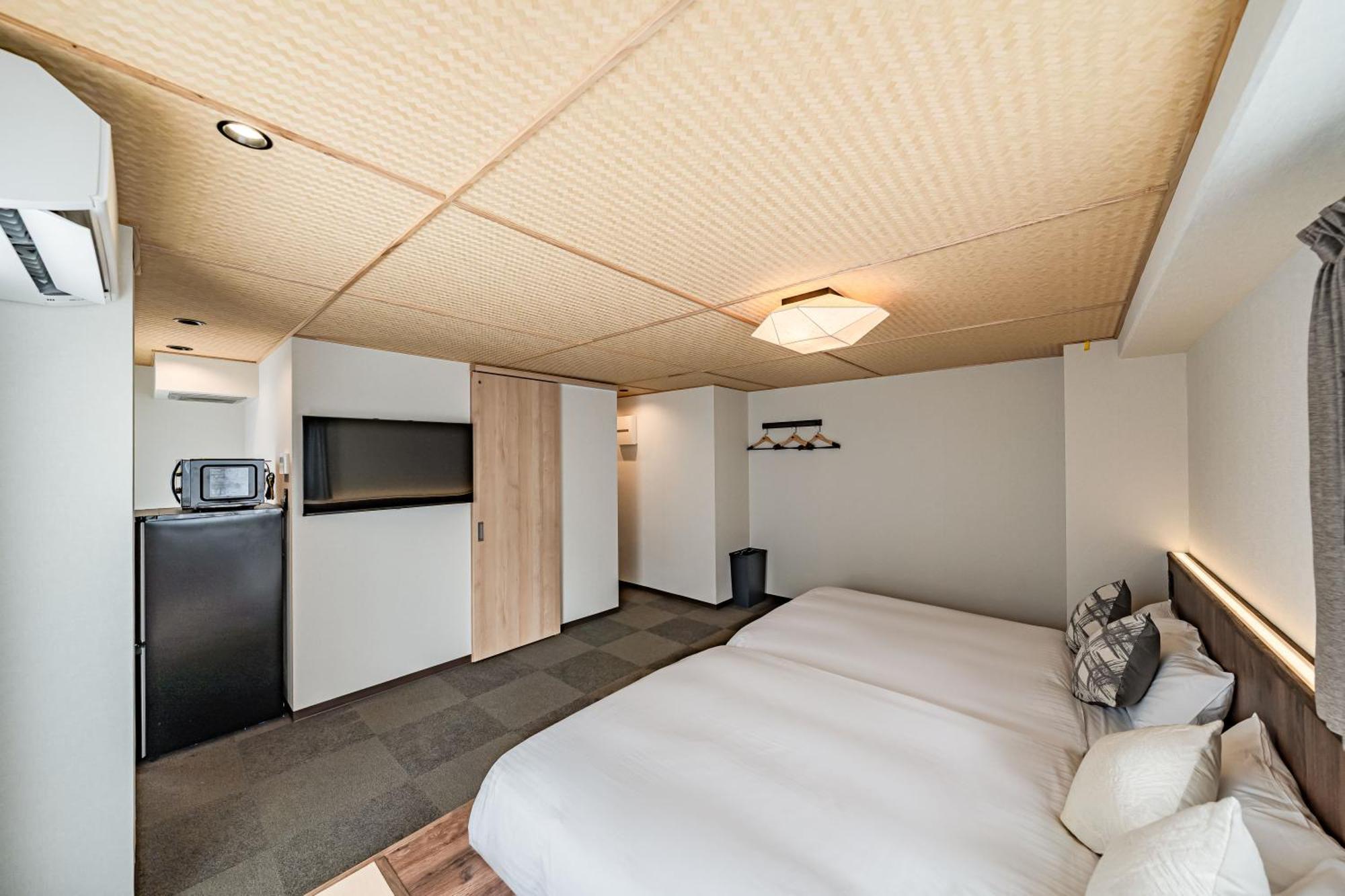 Yasaka Apartment *